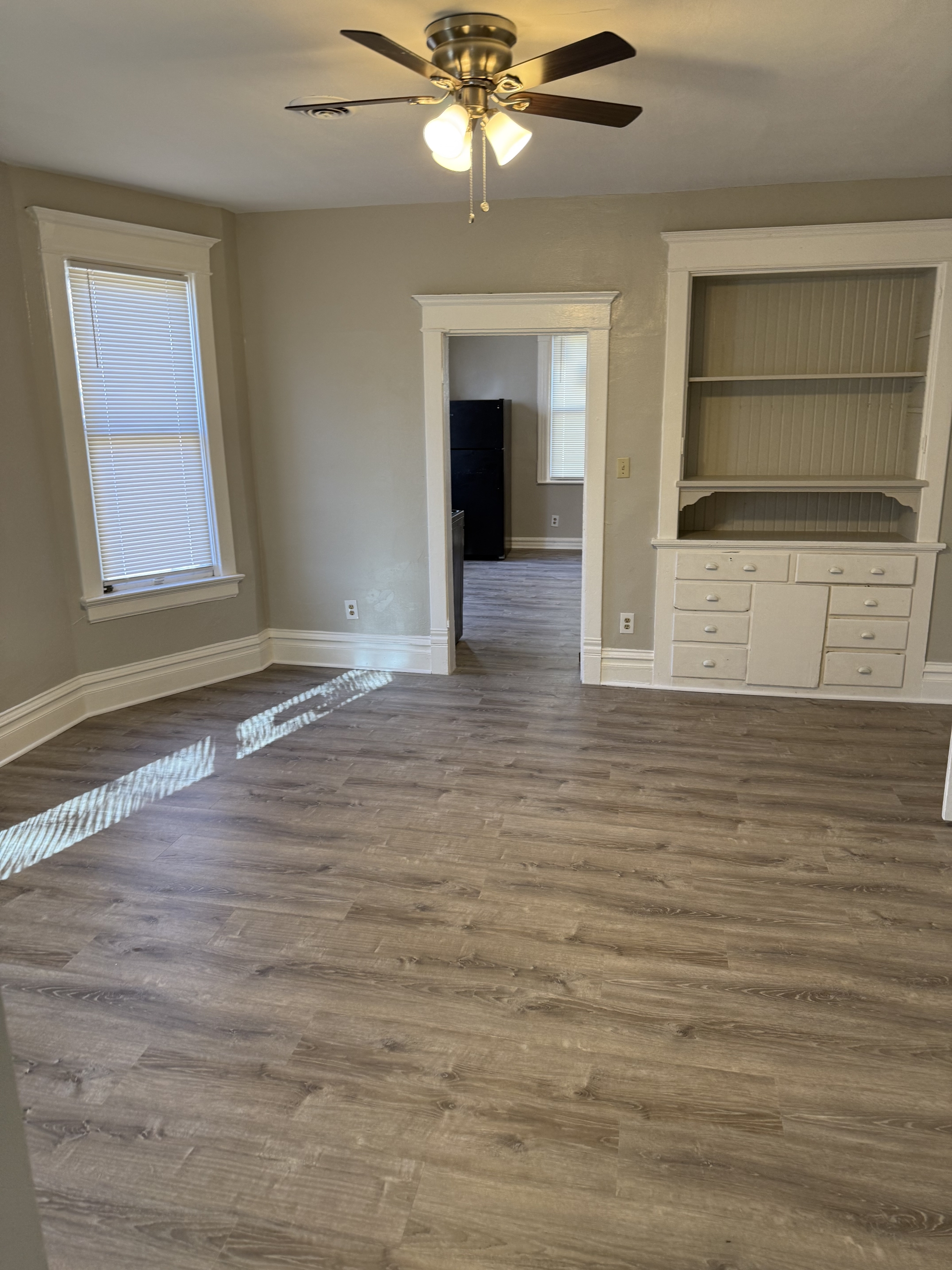 2438 W MAPLE ST - UPPER